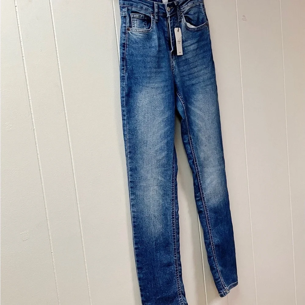 NWT FOREVER 21 Straight Leg High Rise Jeans SMALL Slim Stretch Academia Cowgirl